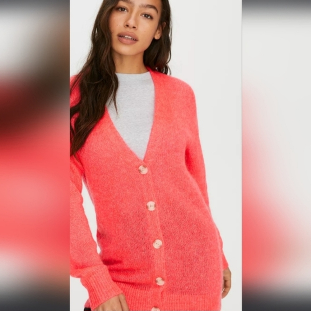 TNA by Aritzia Utica cardigan day glo pink